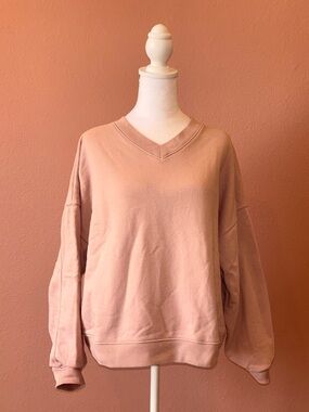 GAP V-Neck Pullover in Pink size Medium